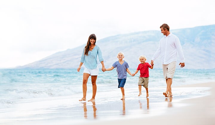 Familie am Strand Wissenswertes mit Ladival